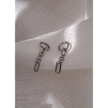 Load image into Gallery viewer, Link up Earrings
