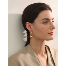 Load image into Gallery viewer, Sele Heart Earrings
