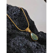 Load image into Gallery viewer, Crystal Necklace
