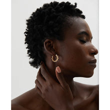 Load image into Gallery viewer, Queen Earrings
